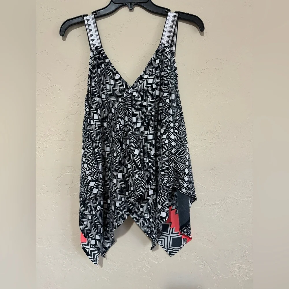 Women’s flowy shirt size M